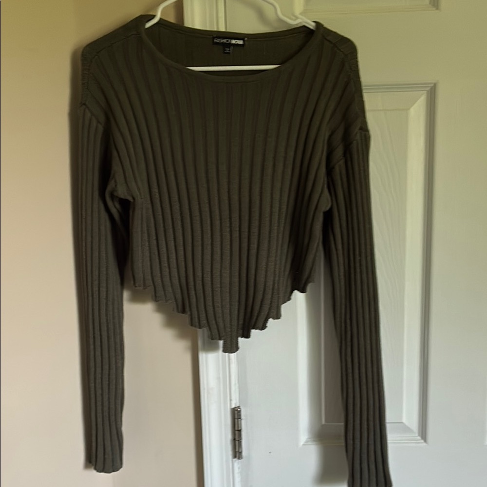 💜5/$25 NWOT Ribbed Olive Crop Top
